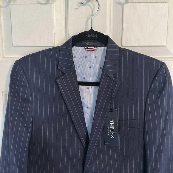 NWT Tommy Hilfiger Navy Suit jacket size 18 Boys - Picture 2 of 7